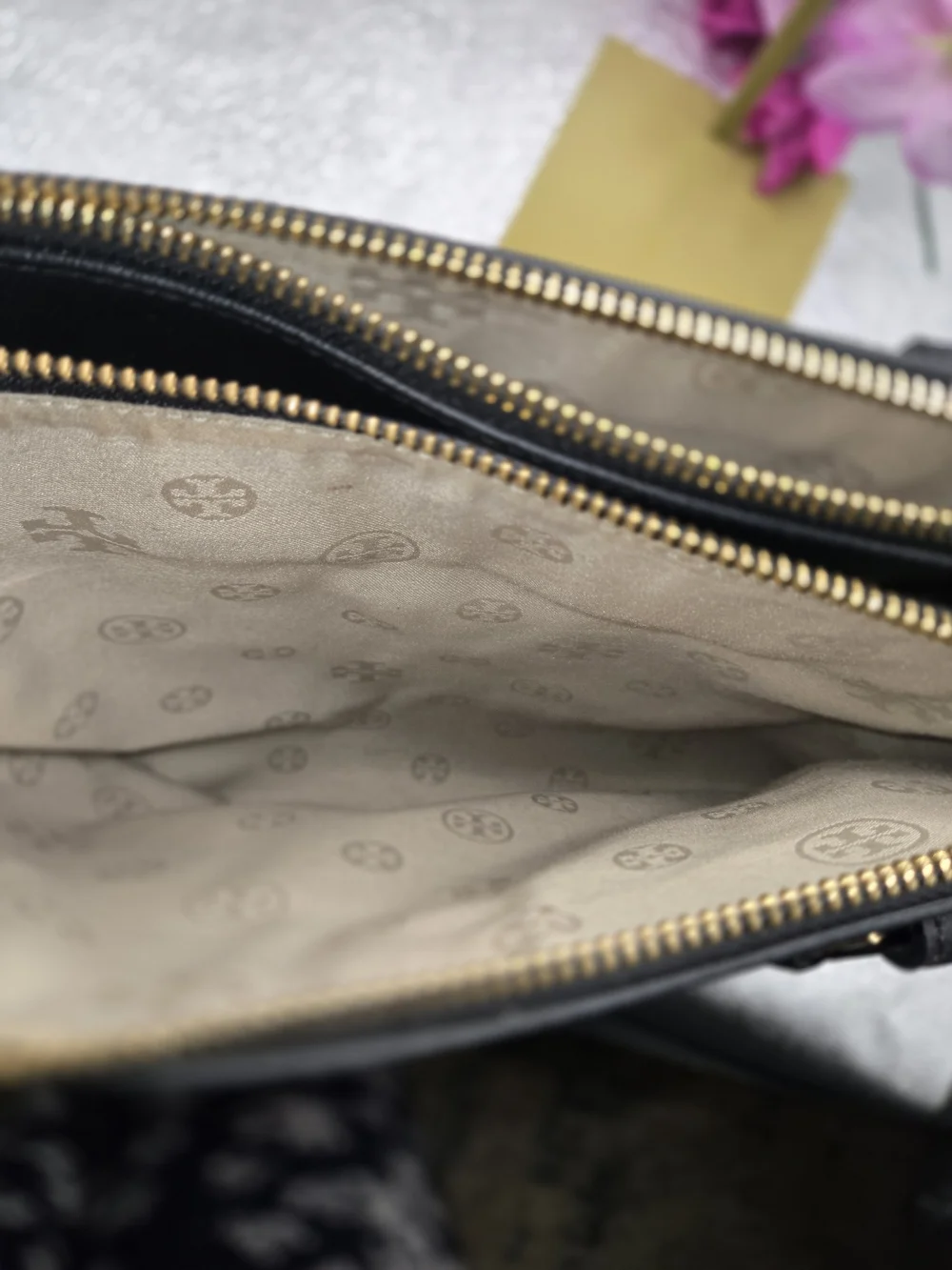 Authentic Tory Burch Robinson Black Saffiano Leather Dbl Zip Satchel Crossbody